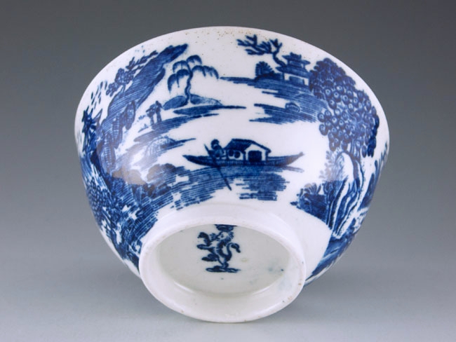 Lion Marked Group porcelain tea bowl