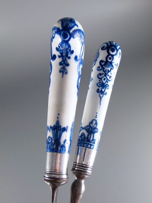 Bow blue and white cutlery