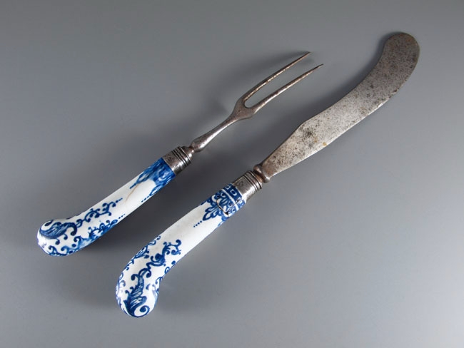 Bow porcelain knife and fork