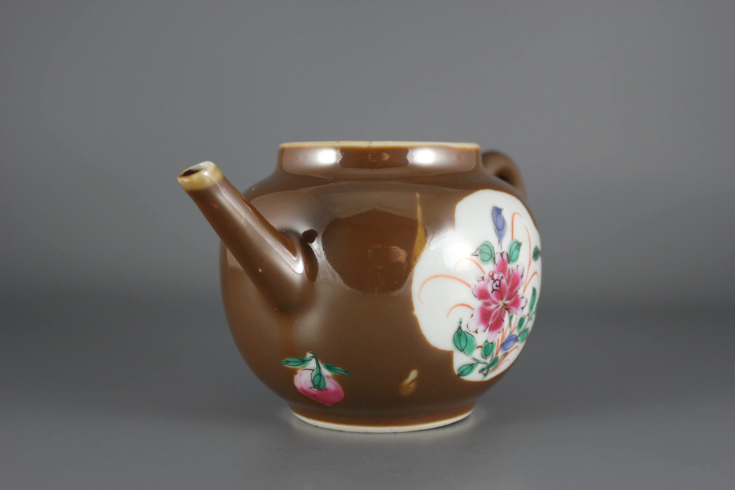 Chinese Batavian ware teapot