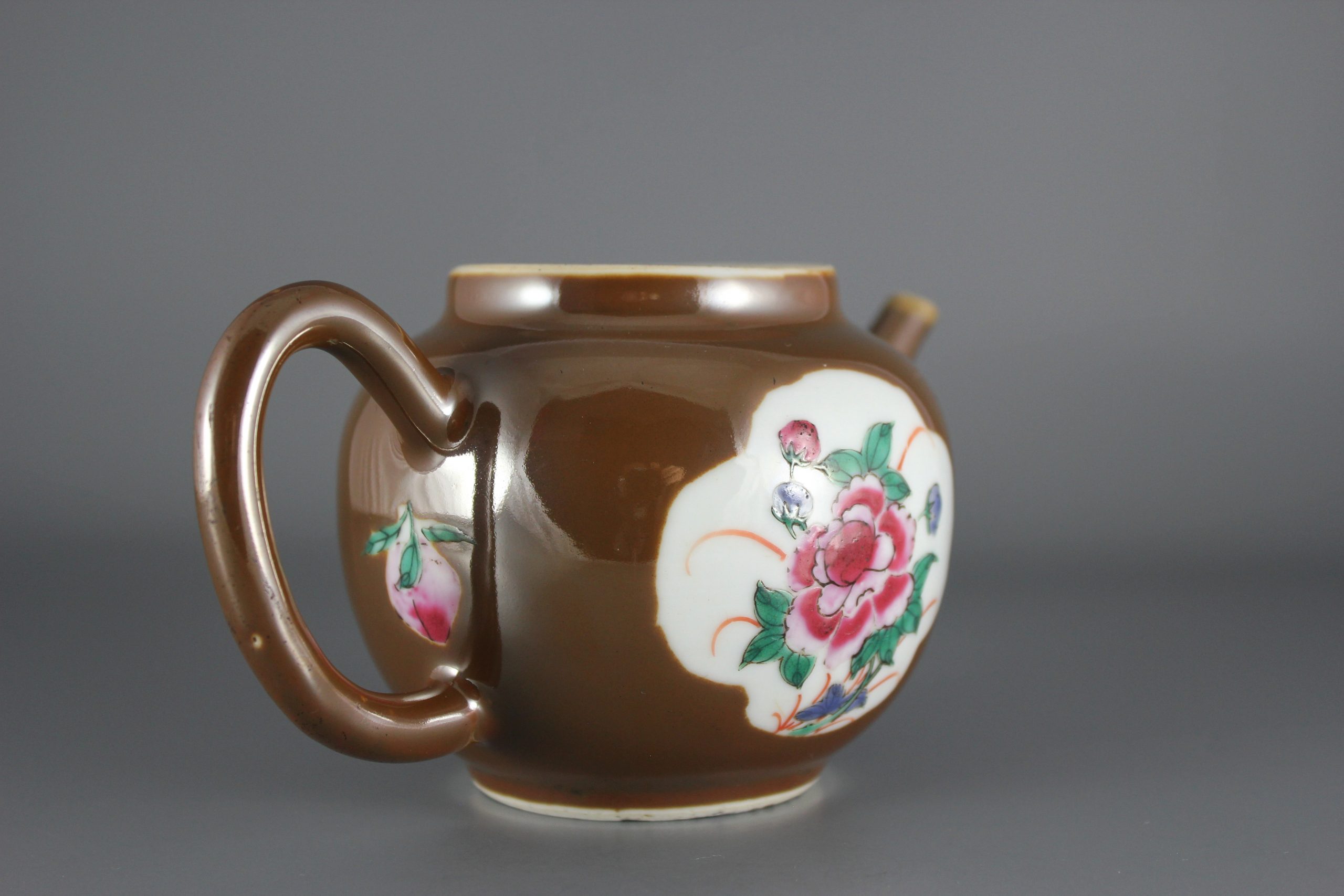 Chinese Batavian ware teapot