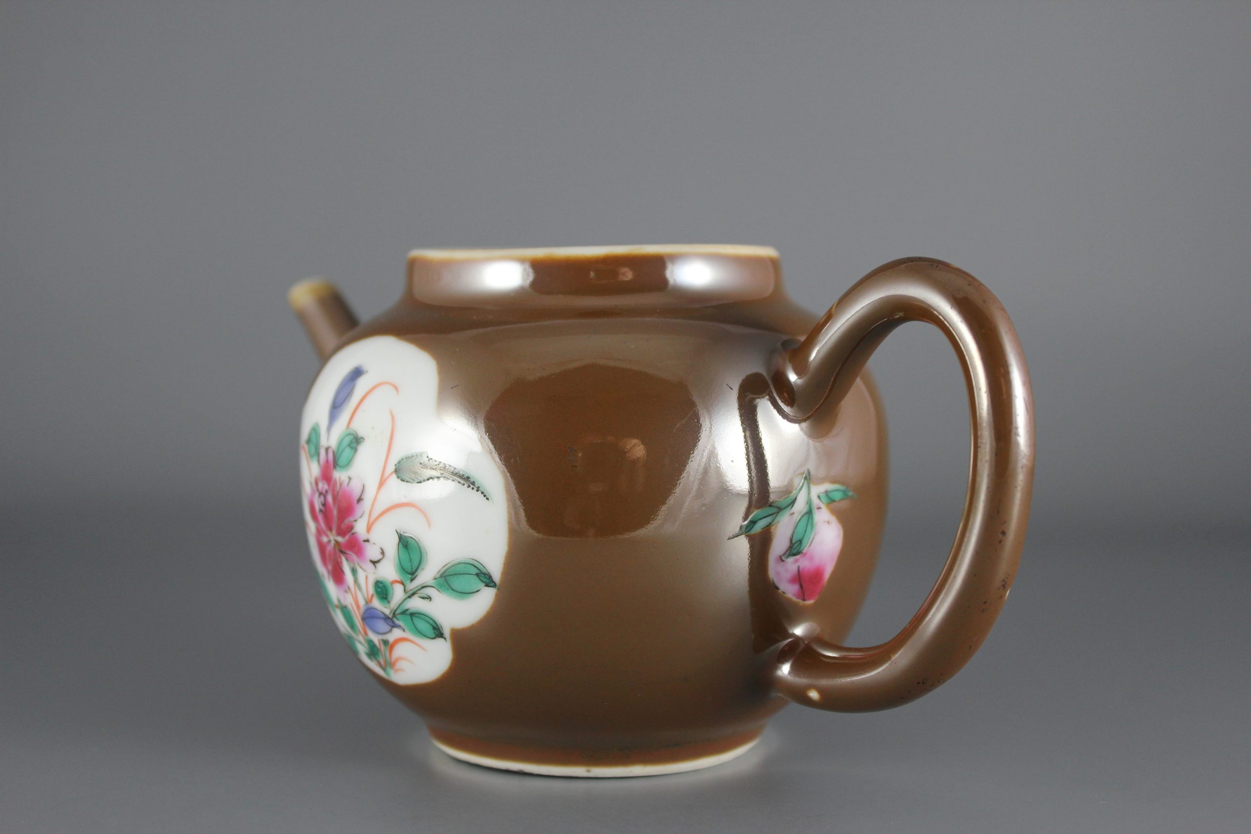 Chinese Batavian ware teapot