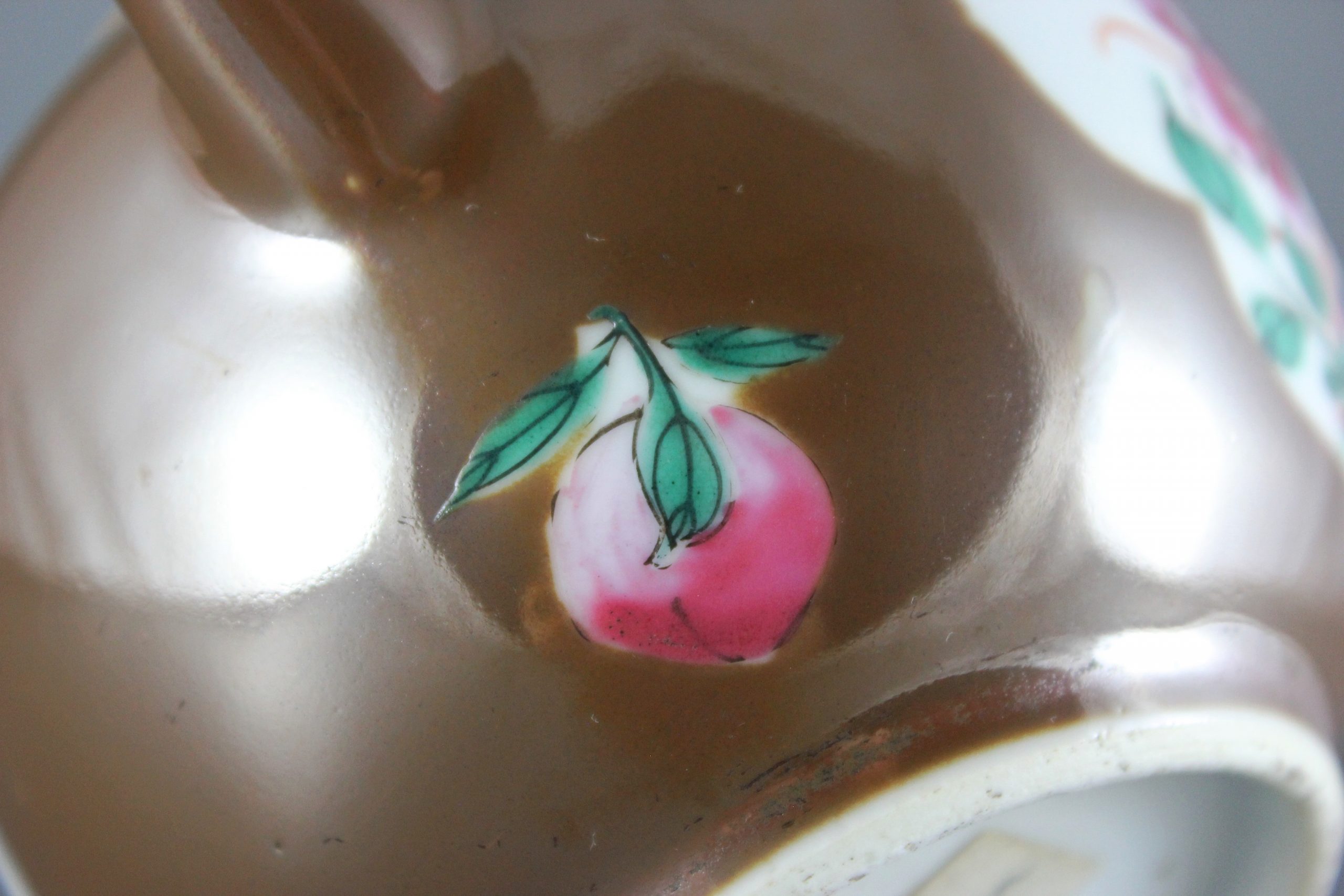 Chinese Batavian ware teapot