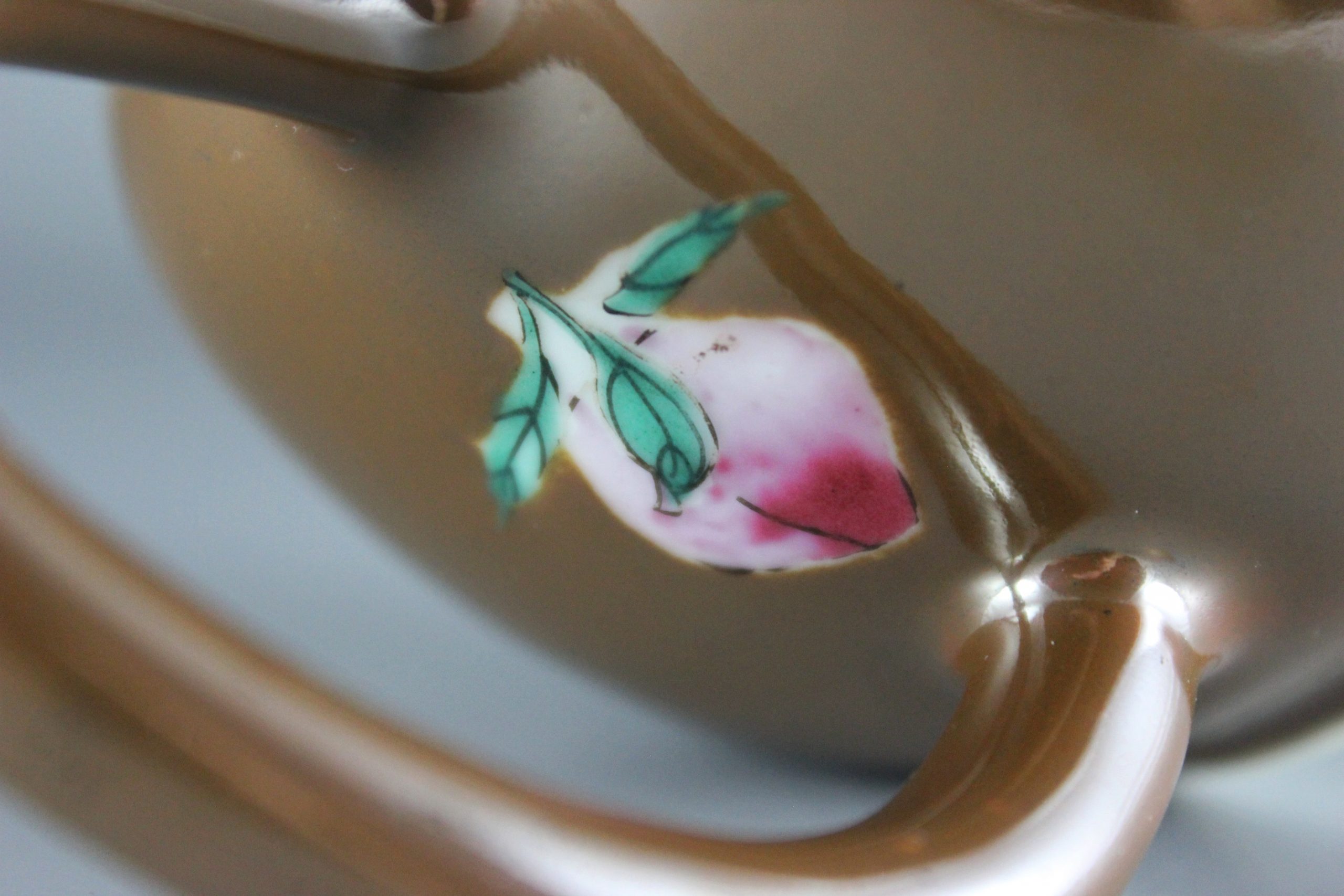 Chinese Batavian ware teapot