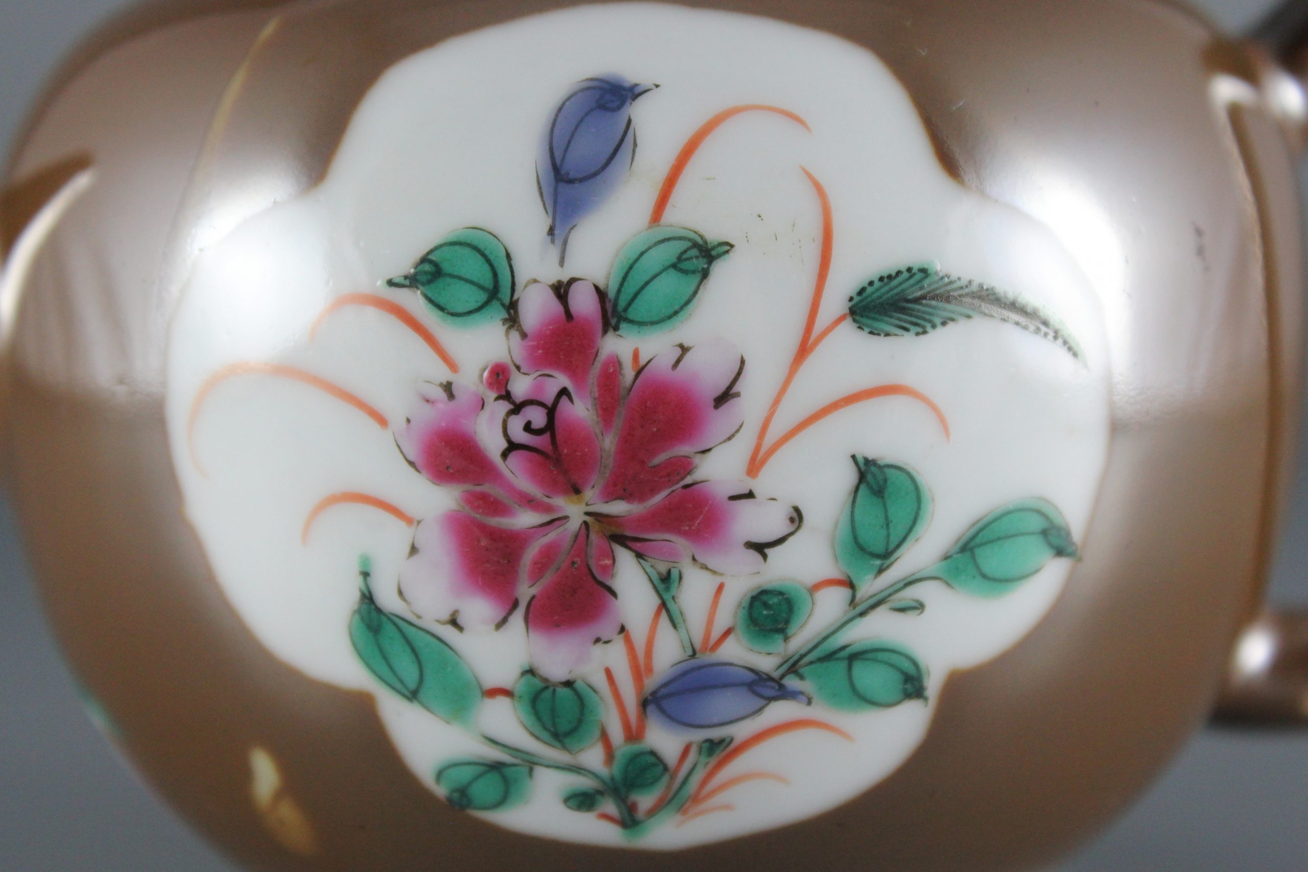 Chinese Batavian ware teapot