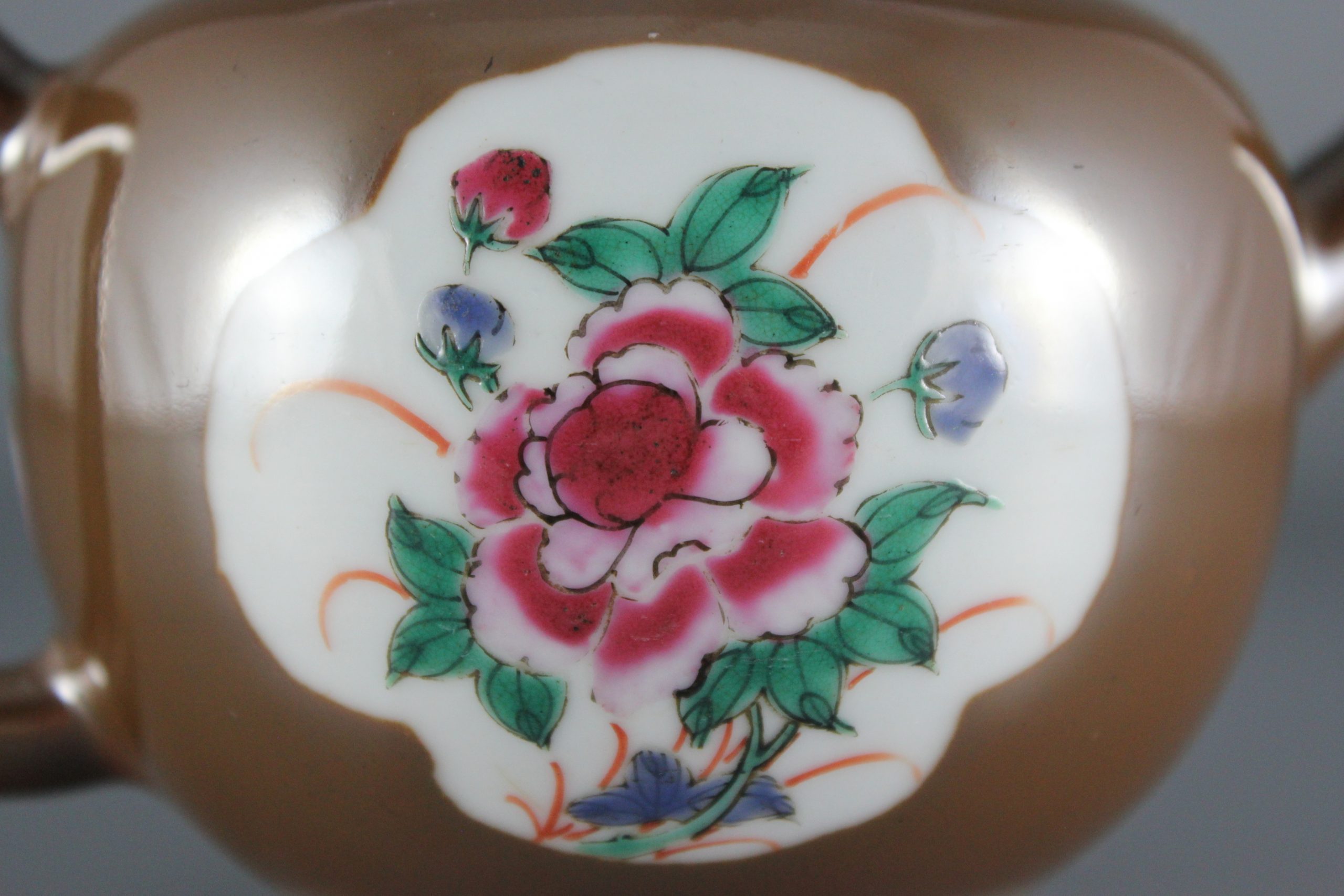 Chinese Batavian ware teapot