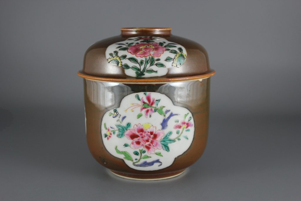 Chinese Batavian lidded jar