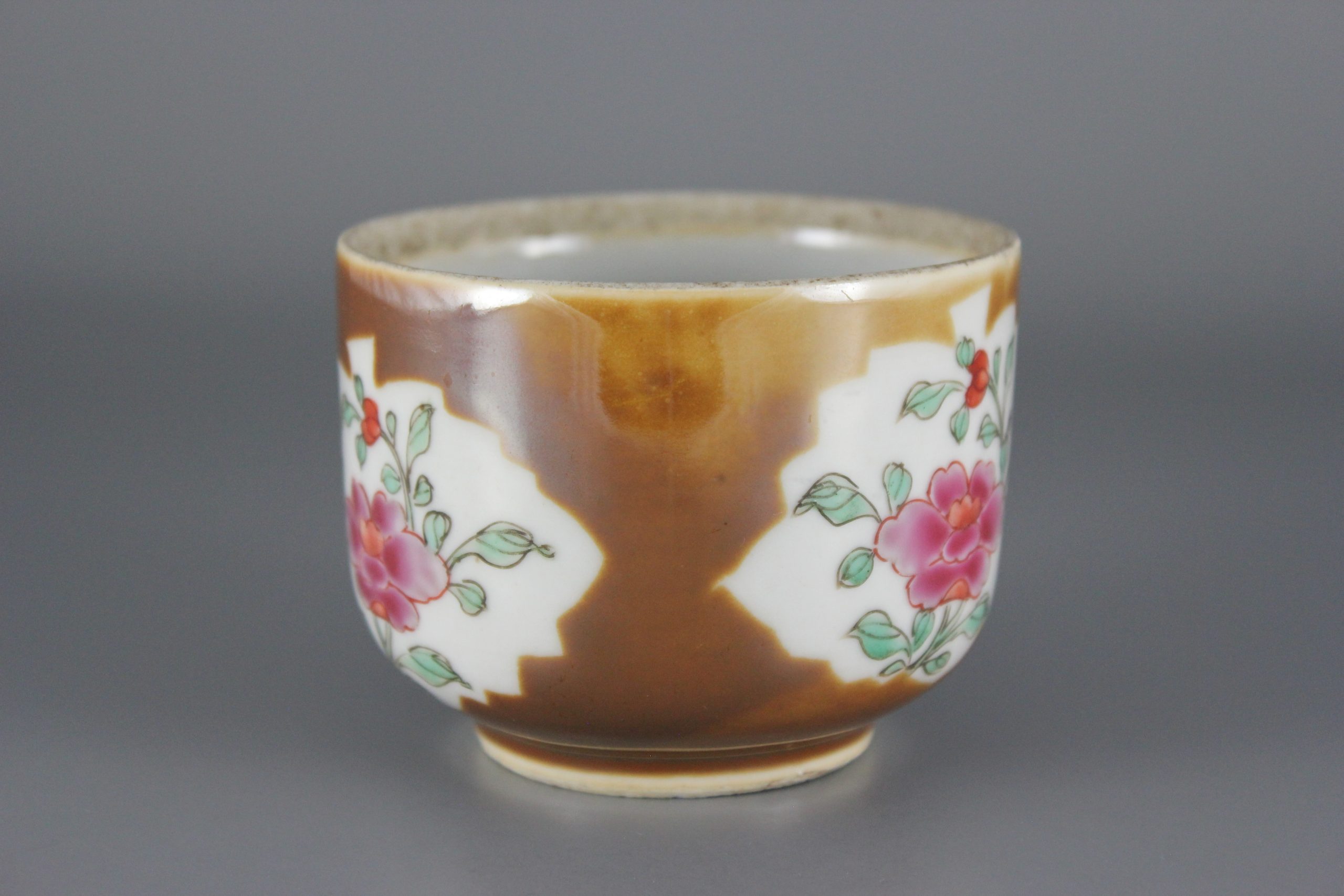 Chinese Batavian jar and cover