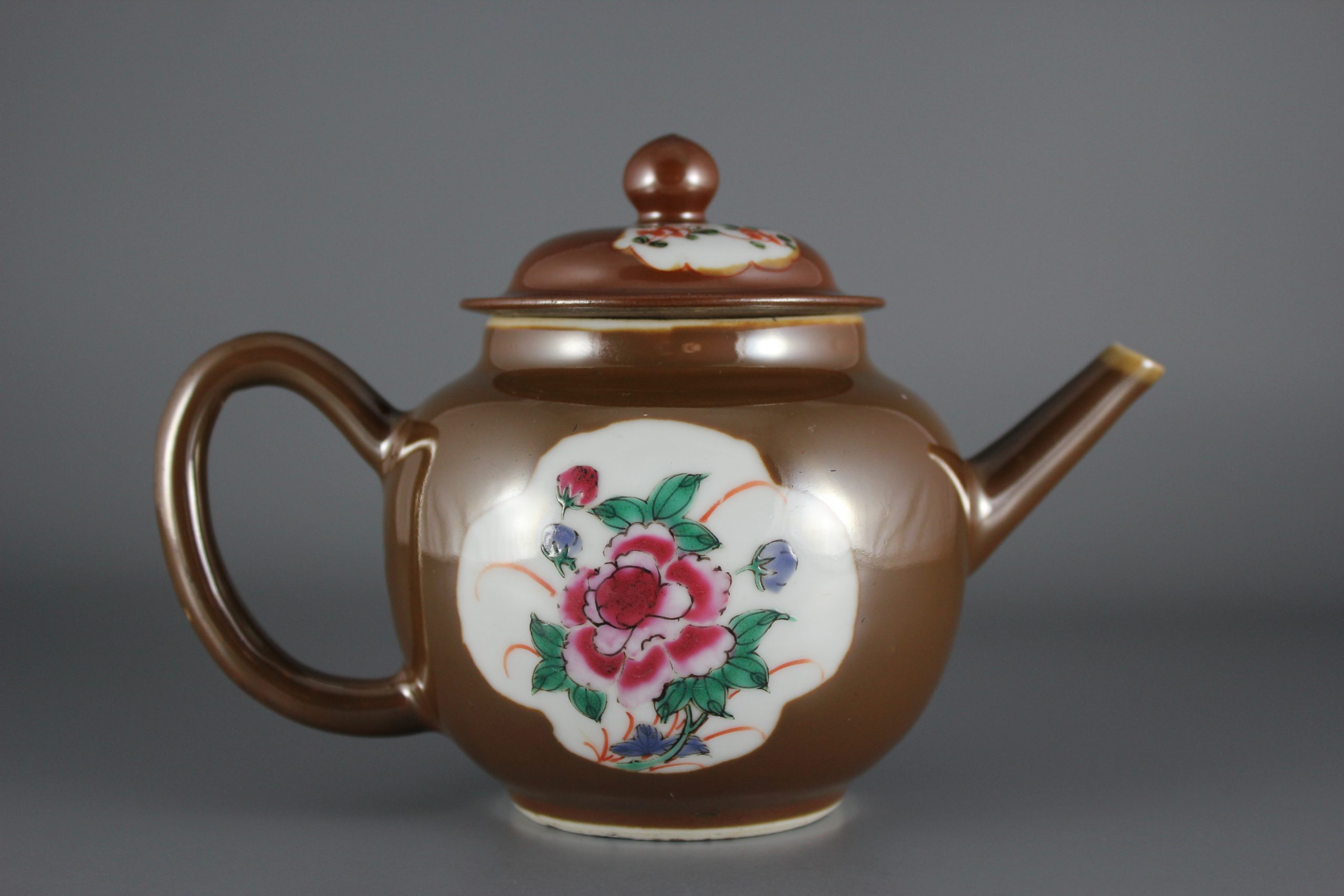Chinese Batavian ware teapot