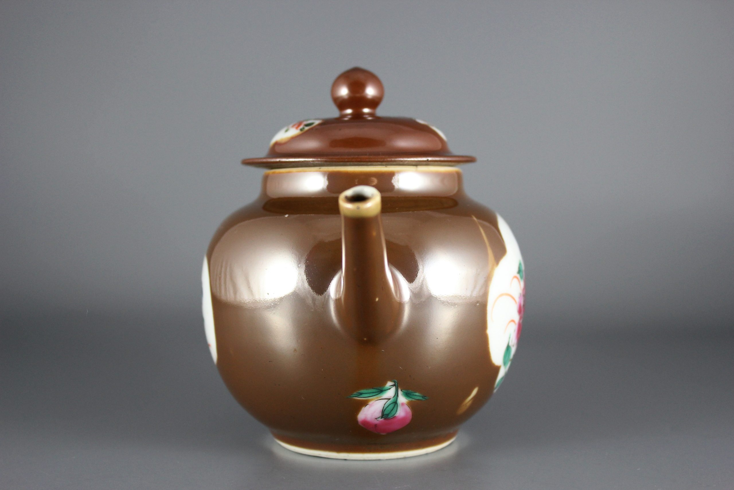 Chinese Batavian ware teapot