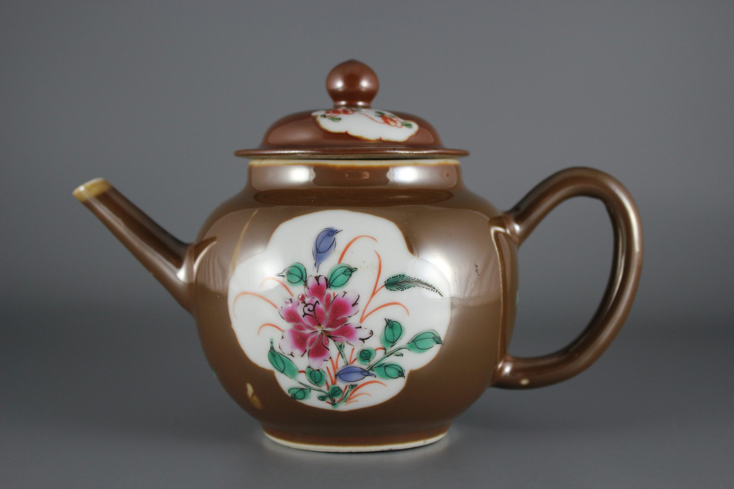 Chinese Batavian ware teapot