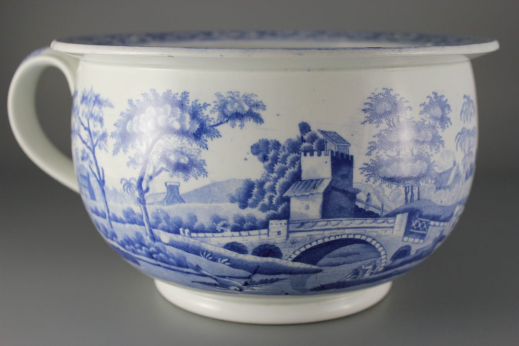 Spode chamber pot